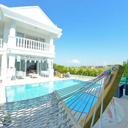 Private Luxury *